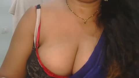 Snapshot of aaradhya_sexy_88 chatting on 05/26/26, 10:11 aaradhya_sexy_88 online show from 05/26/26, 10:11