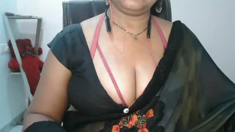 Snapshot of aaradhya_sexy_88 chatting on 07/20/26, 10:39 aaradhya_sexy_88 online show from 07/20/26, 10:39