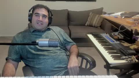Snapshot of aaroleplayer chatting on 10/05/25, 01:59 Aaron online show from 10/05/25, 01:59
