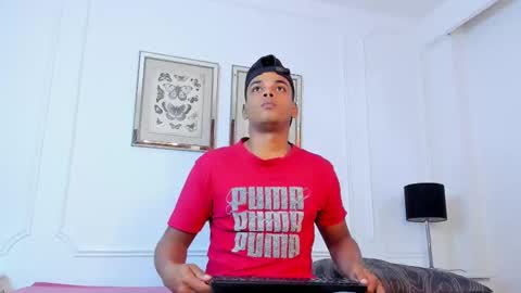 aaron_9827 online show from 01/26/25, 06:48