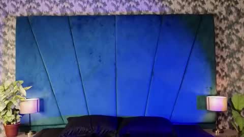 Aaron Ezequiel online show from 10/21/25, 10:43