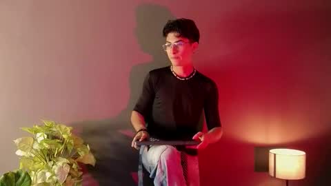 Aaron Ezequiel online show from 11/26/25, 01:39