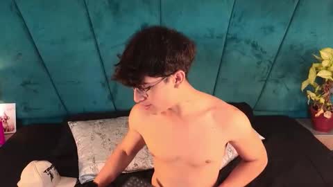 Aaron Ezequiel online show from 05/07/26, 06:35