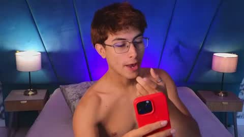 Snapshot of aaron_eze chatting on 07/17/26, 01:07 Aaron Ezequiel online show from 07/17/26, 01:07
