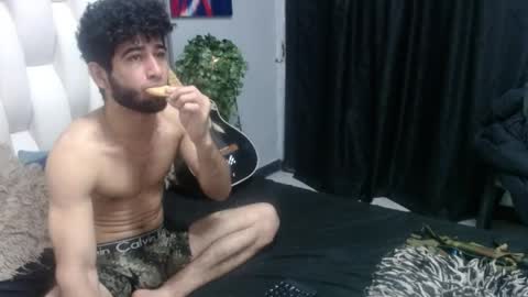 aaron_jones_1 online show from 05/28/26, 06:32