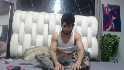 aaron_jones_1 online show from 05/31/26, 05:59