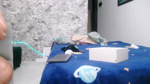 Aaron kwok online show from 02/15/25, 04:03