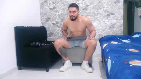 Aaron kwok online show from 03/10/25, 02:39