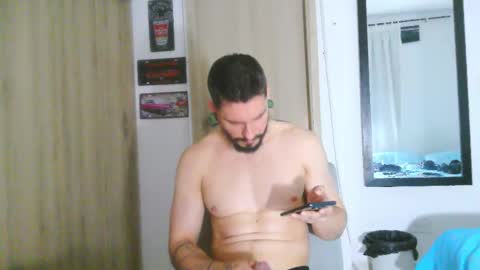 Aaron kwok online show from 03/01/26, 12:23