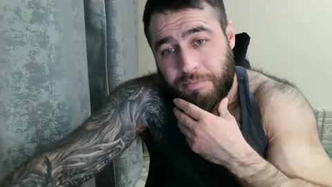 Snapshot of aaron_royal chatting on 04/23/26, 04:09 Davin tayl online show from 04/23/26, 04:09