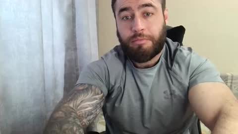 Snapshot of aaron_royal chatting on 04/24/26, 04:26 Davin tayl online show from 04/24/26, 04:26