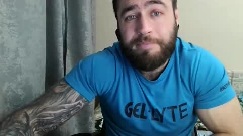 Snapshot of aaron_royal chatting on 04/28/26, 04:23 Davin tayl online show from 04/28/26, 04:23