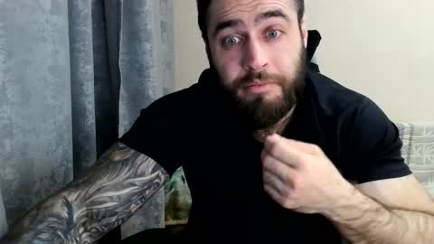 Snapshot of aaron_royal chatting on 04/30/26, 04:13 Davin tayl online show from 04/30/26, 04:13