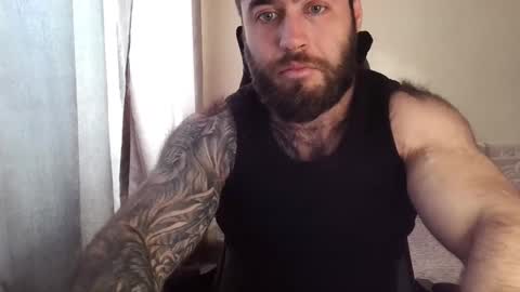 Snapshot of aaron_royal chatting on 05/01/26, 03:22 Davin tayl online show from 05/01/26, 03:22