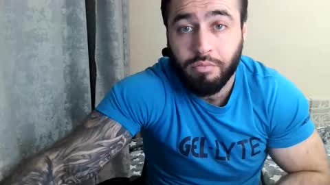 Snapshot of aaron_royal chatting on 05/11/26, 05:21 Davin tayl online show from 05/11/26, 05:21
