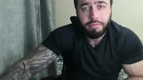 Snapshot of aaron_royal chatting on 05/13/26, 04:37 Davin tayl online show from 05/13/26, 04:37