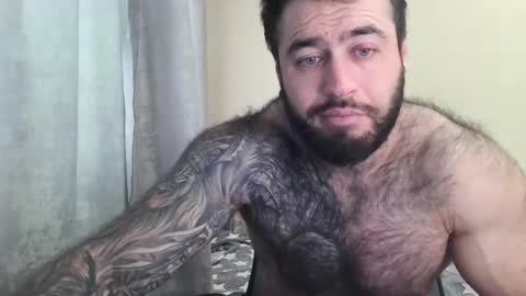 Snapshot of aaron_royal chatting on 05/16/26, 03:25 Davin tayl online show from 05/16/26, 03:25