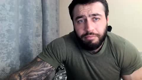Snapshot of aaron_royal chatting on 05/21/26, 03:08 Davin tayl online show from 05/21/26, 03:08