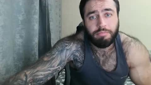 Snapshot of aaron_royal chatting on 05/25/26, 04:02 Davin tayl online show from 05/25/26, 04:02