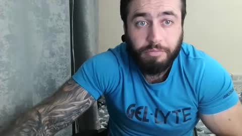 Snapshot of aaron_royal chatting on 05/29/26, 03:54 Davin tayl online show from 05/29/26, 03:54
