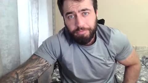 Snapshot of aaron_royal chatting on 06/04/26, 04:29 Davin tayl online show from 06/04/26, 04:29
