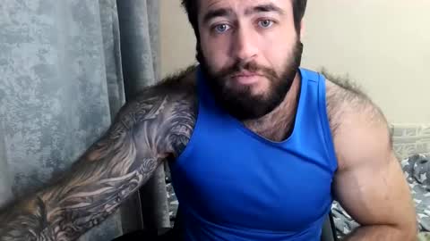 Snapshot of aaron_royal chatting on 06/06/26, 03:33 Davin tayl online show from 06/06/26, 03:33