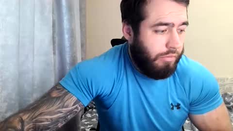 Snapshot of aaron_royal chatting on 06/07/26, 04:38 Davin tayl online show from 06/07/26, 04:38