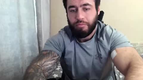 Snapshot of aaron_royal chatting on 06/11/26, 03:04 Davin tayl online show from 06/11/26, 03:04