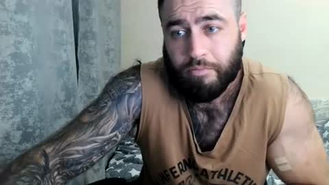 Snapshot of aaron_royal chatting on 06/16/26, 07:05 Davin tayl online show from 06/16/26, 07:05