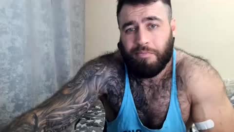 Snapshot of aaron_royal chatting on 06/17/26, 01:12 Davin tayl online show from 06/17/26, 01:12