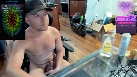 Snapshot of aaron_skye chatting on 06/17/26, 01:19 Aaron Skye online show from 06/17/26, 01:19