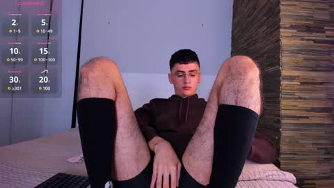 Snapshot of aaron_tate chatting on 02/24/25, 07:22 Aaron Tate online show from 02/24/25, 07:22