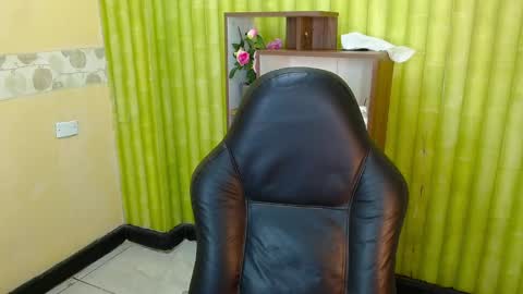 im NiallDun online show from 12/31/24, 06:59