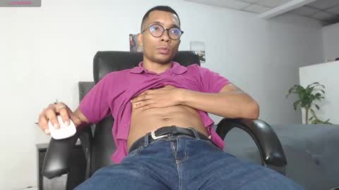 Heyy my name is Aaron online show from 04/19/26, 11:51