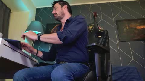 Aaron online show from 03/16/26, 09:41