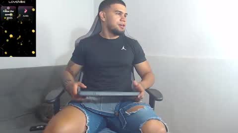 Snapshot of aaronhunter__ chatting on 09/21/25, 10:39 ig aaron hunter123 online show from 09/21/25, 10:39