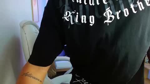 Aaron online show from 12/03/25, 11:19