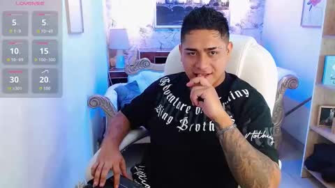 Aaron online show from 12/04/25, 11:41