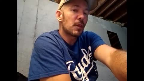 Snapshot of aaronshere888888 chatting on 09/17/25, 04:14 aaronshere888888 online show from 09/17/25, 04:14