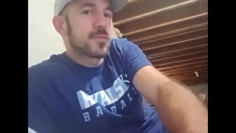 Snapshot of aaronshere888888 chatting on 09/25/25, 05:05 aaronshere888888 online show from 09/25/25, 05:05