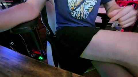 Snapshot of aaronskeetman chatting on 05/17/26, 10:00 Aaron Skeetman online show from 05/17/26, 10:00