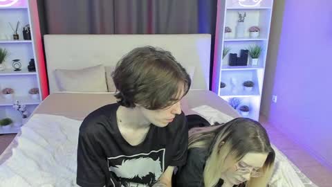 Snapshot of aataraxx chatting on 12/14/24, 12:12 Fiona and Harry online show from 12/14/24, 12:12