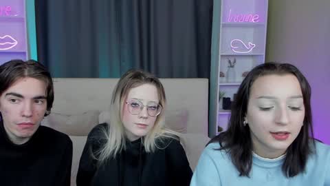 Snapshot of aataraxx chatting on 12/28/24, 08:16 Fiona and Harry online show from 12/28/24, 08:16