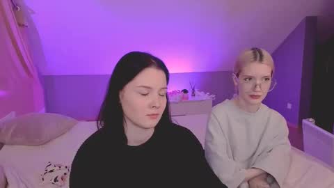 Snapshot of aataraxx chatting on 02/16/25, 05:59 Fiona and Harry online show from 02/16/25, 05:59