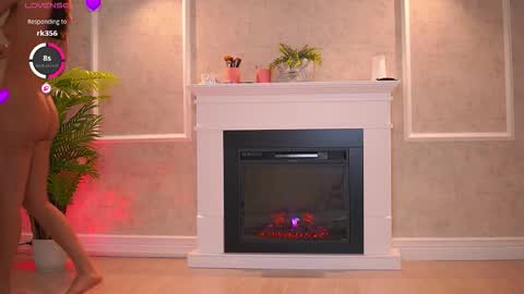 Snapshot of abbela_white chatting on 10/13/25, 05:18 Alexa online show from 10/13/25, 05:18