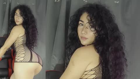 Snapshot of abbi_moon chatting on 05/22/26, 11:05 Martina online show from 05/22/26, 11:05