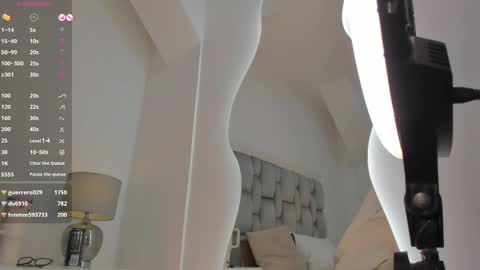 Snapshot of abbie_jones_1 chatting on 03/12/25, 11:01 Abbie online show from 03/12/25, 11:01