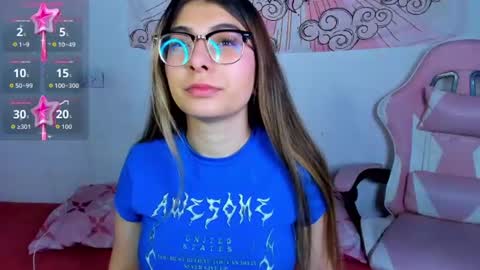 Snapshot of abbie_senjen chatting on 06/13/26, 02:42 April online show from 06/13/26, 02:42