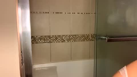 Snapshot of abbienextdoor chatting on 01/27/25, 03:15 Abbie online show from 01/27/25, 03:15