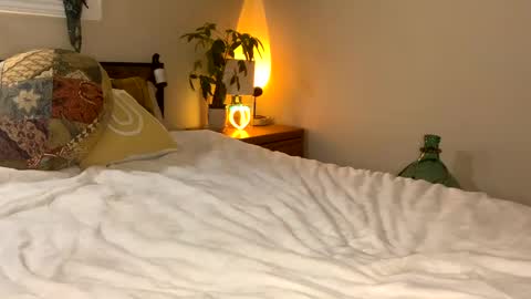 Snapshot of abbienextdoor chatting on 02/08/25, 02:15 Abbie online show from 02/08/25, 02:15